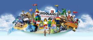 uma ilustração da ilha legoland no céu em Hestkær Family Rooms em Grindsted