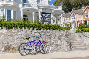 ขี่จักรยานที่ West Cliff Inn, A Four Sisters Inn หรือบริเวณรอบ ๆ