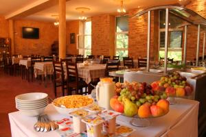 Eten bij of ergens in de buurt van het hotel
