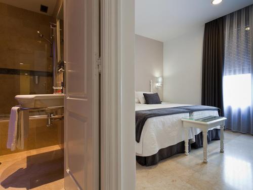 Hotel Carlos V tesisinde bir banyo