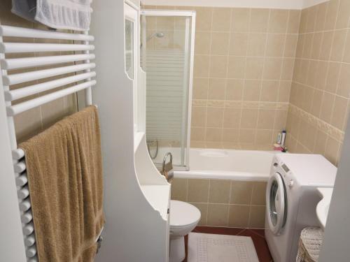 Horvath Villa Apartman Aliz tesisinde bir banyo