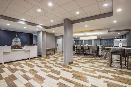 La Quinta Inn & Suites by Wyndham DC Metro Capital Beltway 평면도