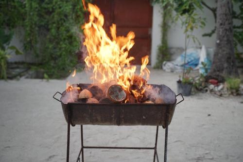 Grillfaciliteterne på pensionatet som gæsterne kan bruge