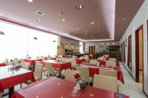 Un restaurant u otro lugar para comer en Jinjiang Inn - Beijing Daxing Development Zone