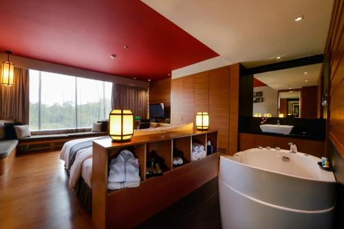 Cama ou camas em um quarto em Horizon Hotel