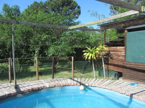 A piscina localizada em Toad Tree Cabins ou nos arredores