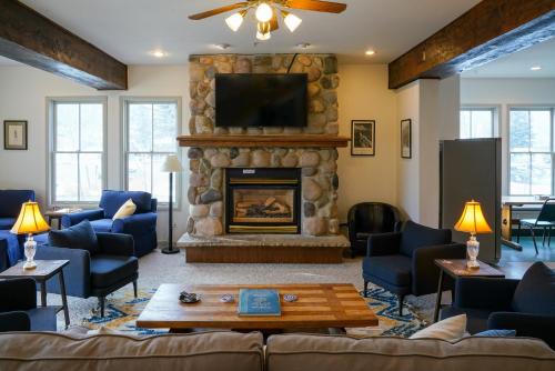 Seating area sa Crested Butte Hostel