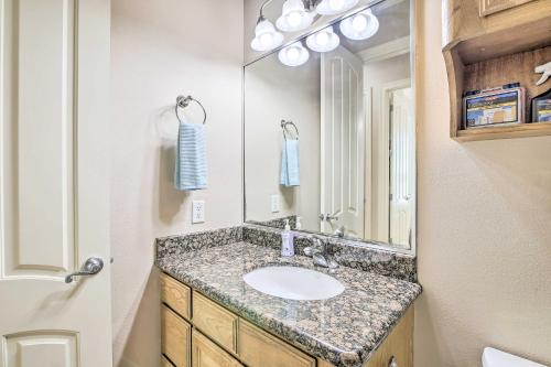 Bathroom sa South Padre Island Condo - 200 Ft to Beach!