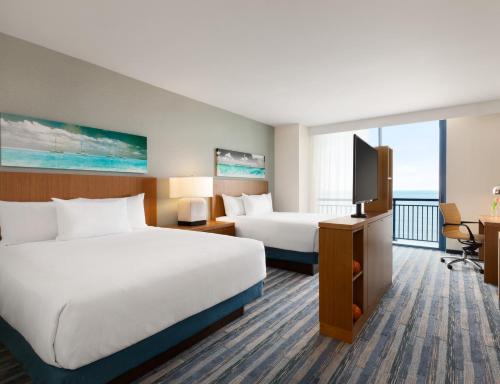 Katil atau katil-katil dalam bilik di Hyatt House Virginia Beach / Oceanfront