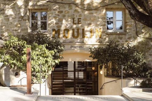 Η πρόσοψη ή η είσοδος του Le Moulin, Lourmarin, a Beaumier Hotel