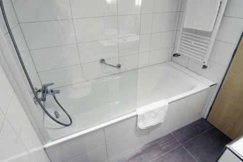 Bagno di Holiday Inn Prague Airport, an IHG Hotel