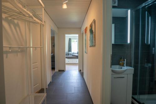 Bathroom sa AAA Chalet Allegra RoJo with Sauna and Mountain view