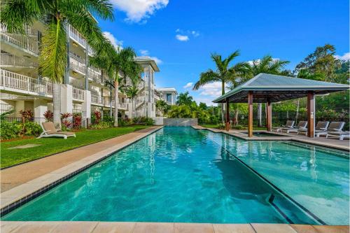 Poolen vid eller i närheten av Absolute Luxury Marina Lifestyle at The Port of Airlie Beach