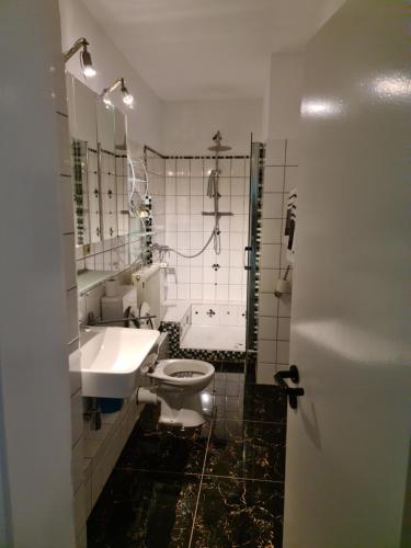 Hotel Sofia tesisinde bir banyo