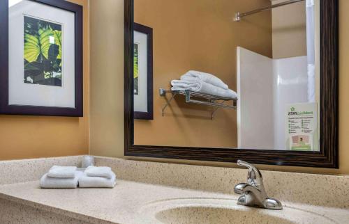 Баня в Extended Stay America Suites - Santa Rosa - North