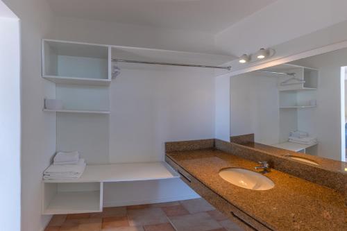 A bathroom at Express Floripa Residence