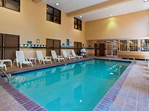 A piscina em ou perto de Heathman Lodge