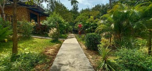 Koh Mook Bamboo Bungalows