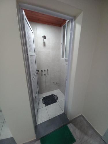 Kúpeľňa v ubytovaní Departamento 1 Dormitorio 1 cama 2 plazas y 1 cama 1 plaza deplazable( para 2 chicos )