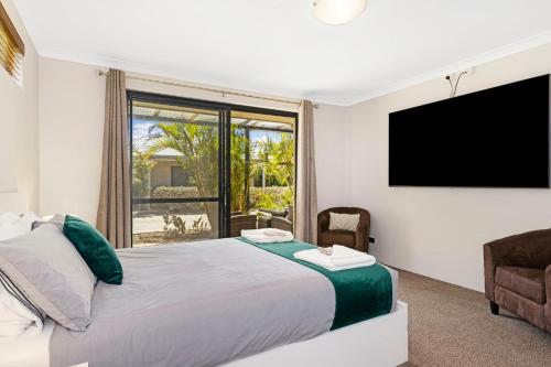 Krevet ili kreveti u jedinici u objektu Baudins of Busselton Bed and Breakfast - Adults only