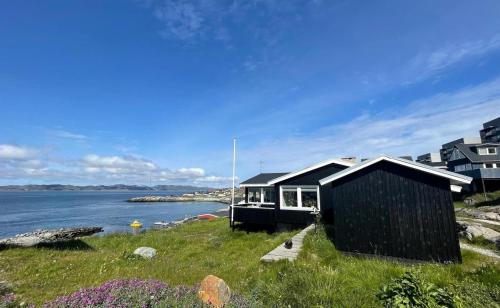 The Black House Tuapannguit 48