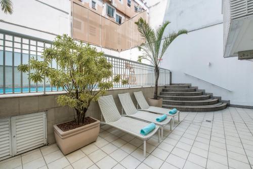 The swimming pool at or close to Promenade Palladium Leblon