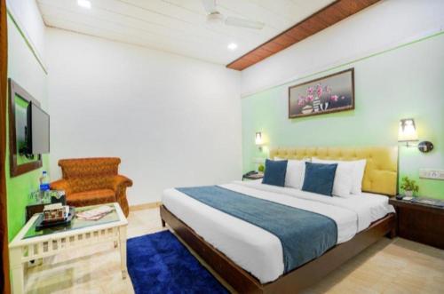 $4 HOME STAY (5 MINT WALK FROM GOLDEN TEMPLE)