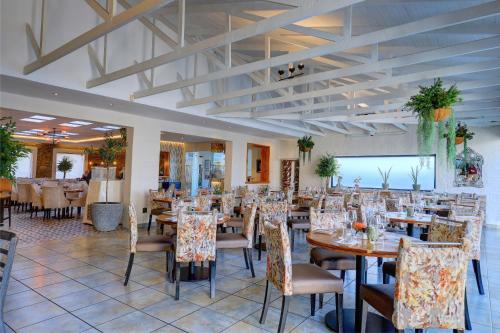 Restoran või mõni muu söögikoht majutusasutuses Protea Hotel by Marriott Mossel Bay