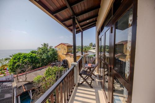 A balcony or terrace at The Waves Unawatuna