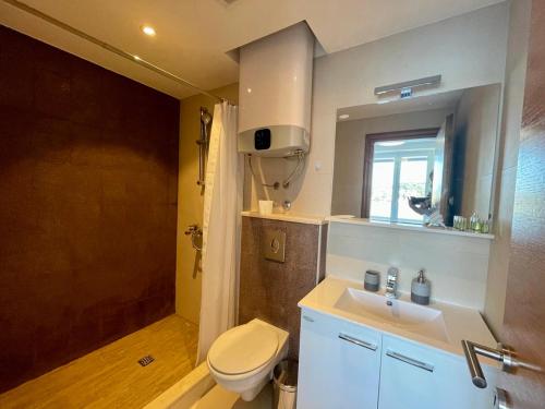 A bathroom at M Apartment 6- SeaView+Parking