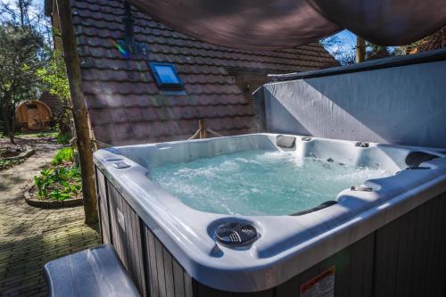 Nacrt objekta Wellnesshuis met jacuzzi en sauna in het bos