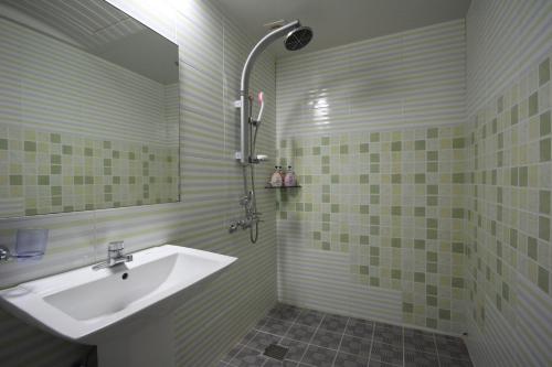 Hotel Lie tesisinde bir banyo