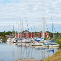 Brudhäll Hotel & Restaurant: Kökar şehrinde bir otel