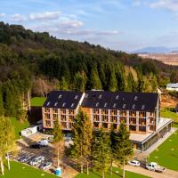 Lyra Hotel Plitvice، فندق في Ličko Petrovo Selo