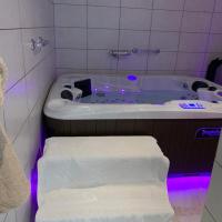 appartement avec Jacuzzi hammam sauna privatisé au rez de chaussée ds maison à Voglans à 2 kilomètres du lac du bourget en Savoie entre Chambéry et Aix les Bains cure thermale, hotel cerca de Aeropuerto de Chambéry - Savoya - CMF, Voglans