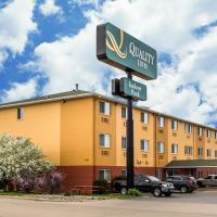 Quality Inn Dubuque on Hwy 20 โรงแรมใกล้Dubuque Regional Airport - DBQในDubuque