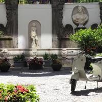 Hotel Piazza Bellini & Apartments, hotel a Napoli, Centro storico di Napoli