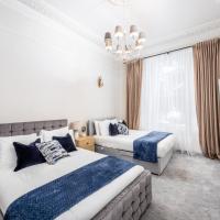 Elegant & Spacious Apartment - Minutes to Kensington, hotel West Kensington környékén Londonban