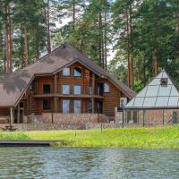 Lakeside Escape, hotel in Suniši