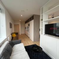 London Heathrow Airport Apartment Voyager House Terminal 12345 - EV electric and Parking available, hotel cerca de Aeropuerto de Londres Heathrow - LHR, New Bedfont