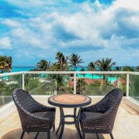 4 Bed Villa Vista del Mar at Playacar Phase I, hotell i Playacar Beach, Playa del Carmen