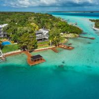 Cristalino Lagoon Front Hotel, Restaurant & Spa, hotelli kohteessa Bacalar