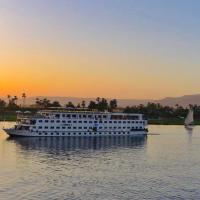 Luxor Aswan Coral 2 Nile Cruise every Saturday from Luxor 4 nights & every Wednesday from Aswan 3 nights, готель в районі East bank, у Луксорі