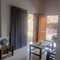 OYO 94364 Dalinah Homestay, hotel em Gedong Kiwo, Jogjacarta