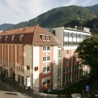 Kolpinghaus Bolzano, hotel di Old Town , Bolzano