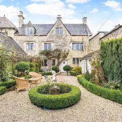 Lovedays Cottage, A Luxury 16th Century home in Painswick