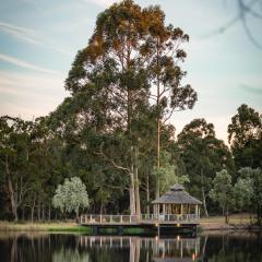 Forest Rise Chalets and Lodge