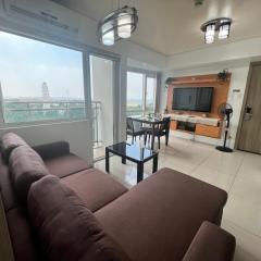 De Luxe, Standard and Studio Suites -The Breeze Residences-close to Airport,Mall of Asia, US Embassy