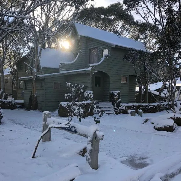 Bindi - Alpine Getaways's Chalet at Tower Rd, ξενοδοχείο σε Mount Hotham