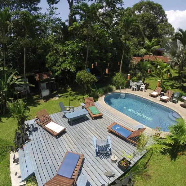 Chalet Y Cabinas Hibiscus, hotel v destinaci Cahuita